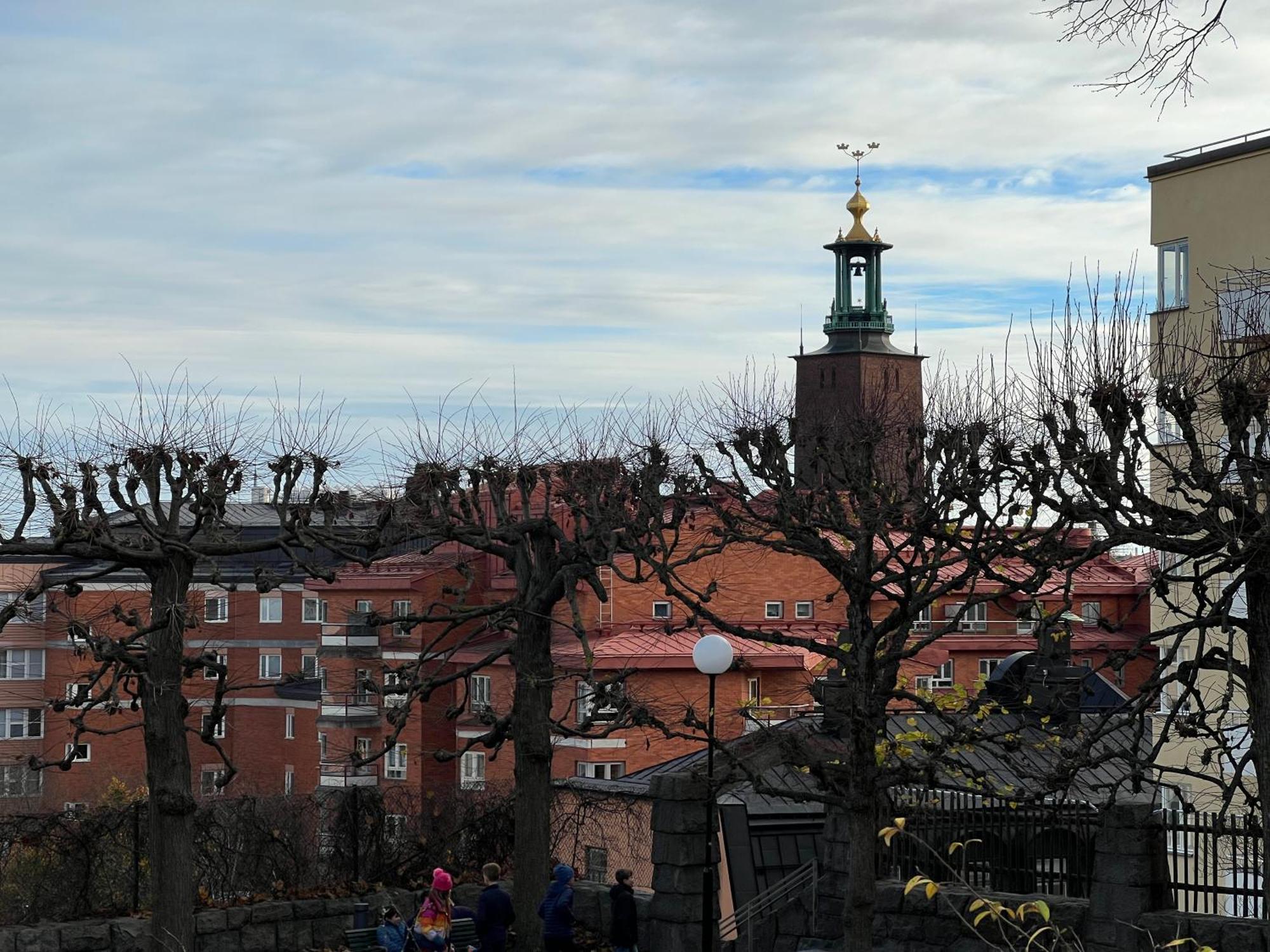 Huoneisto Charming Studio, 10 Min Walk To Train Station